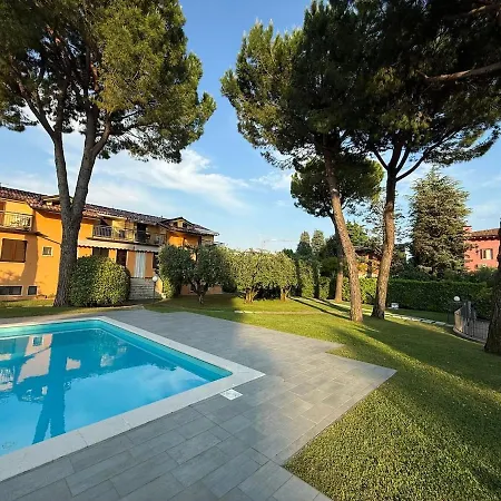 Daire View Castello Moniga del Garda